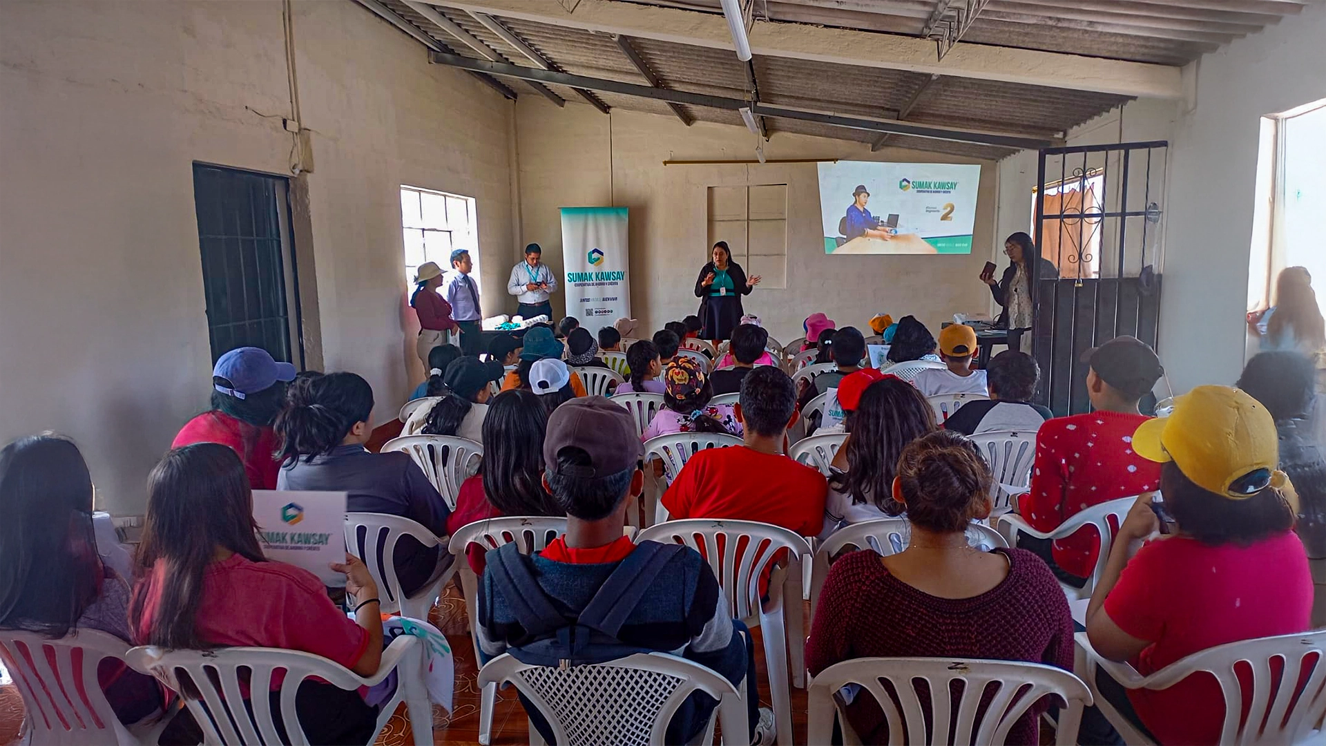 Coac Sumak Kawsay promueve la educación financiera en el Campamento de Pequeños Exploradores en Rumiñahui